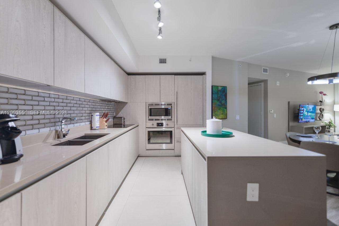 Hyde Resort at 4111 Ocean Dr, Hollywood, FL 33019 - For Sale photo 18