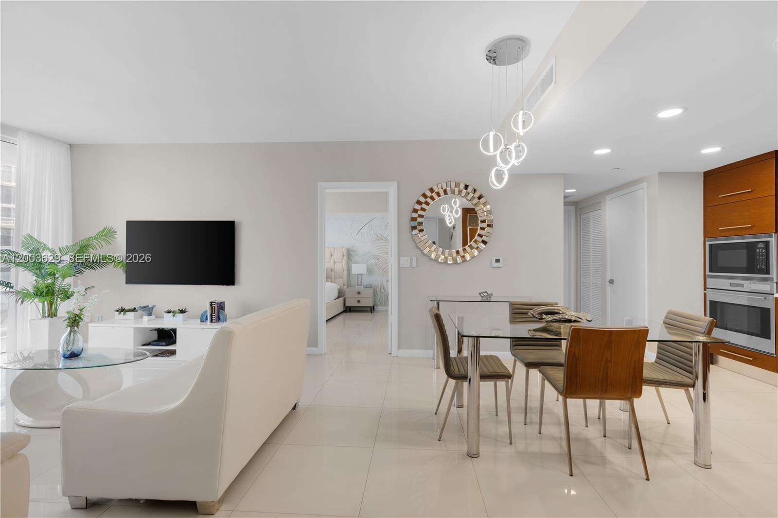 Icon Brickell 3 at 485 Brickell Ave, Miami, FL 33131 - For Sale photo 4
