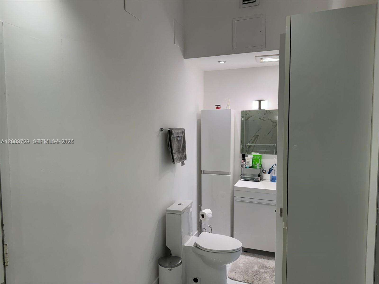 Del Prado at 18041 Biscayne Blvd, Aventura, FL 33160 - For Sale photo 12