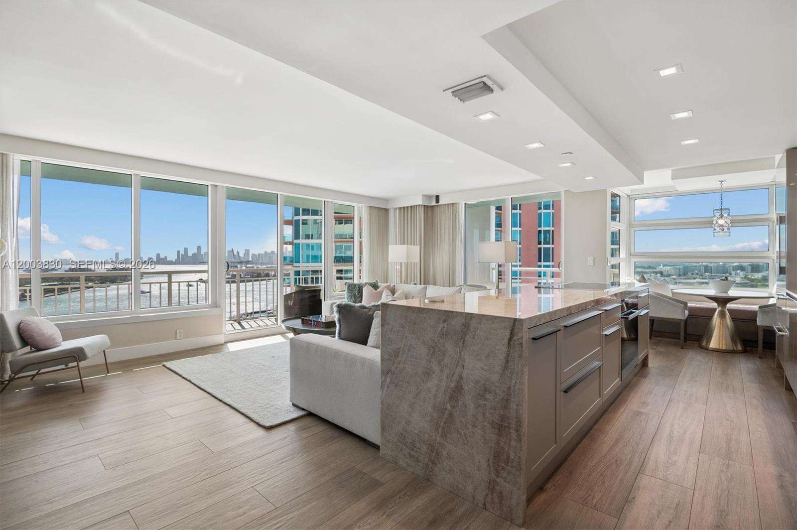 SOUTH POINTE TOWERS CONDO I - 400 Pointe Dr, Miami Beach, FL 33139 | Picture 1