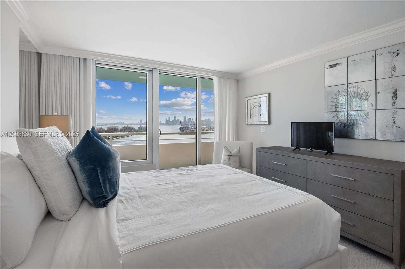 SOUTH POINTE TOWERS CONDO I - 400 Pointe Dr, Miami Beach, FL 33139 | Picture 11