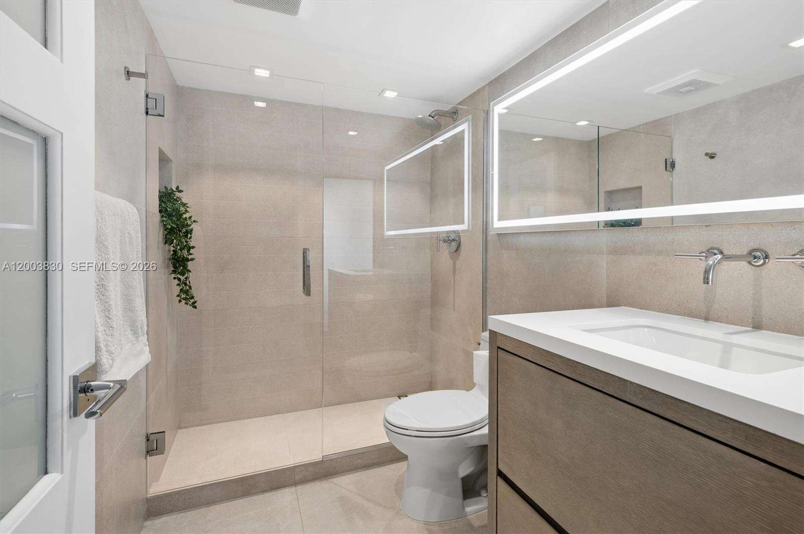 SOUTH POINTE TOWERS CONDO I - 400 Pointe Dr, Miami Beach, FL 33139 | Picture 15