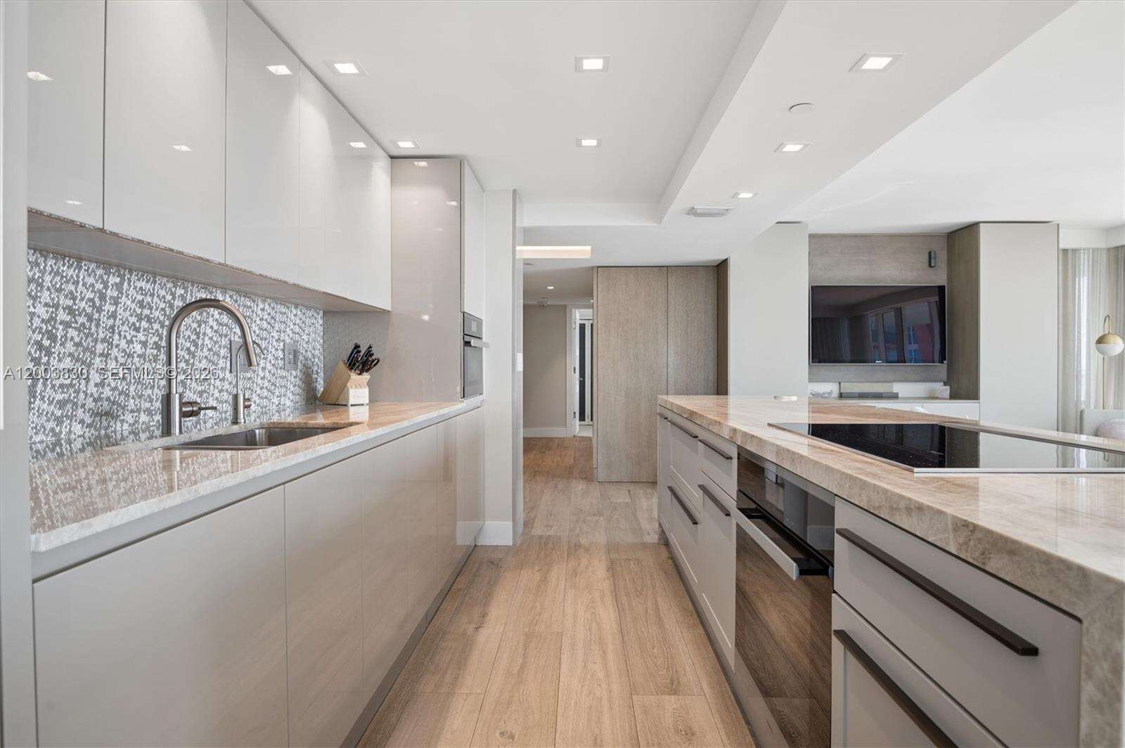 SOUTH POINTE TOWERS CONDO I - 400 Pointe Dr, Miami Beach, FL 33139 | Picture 5