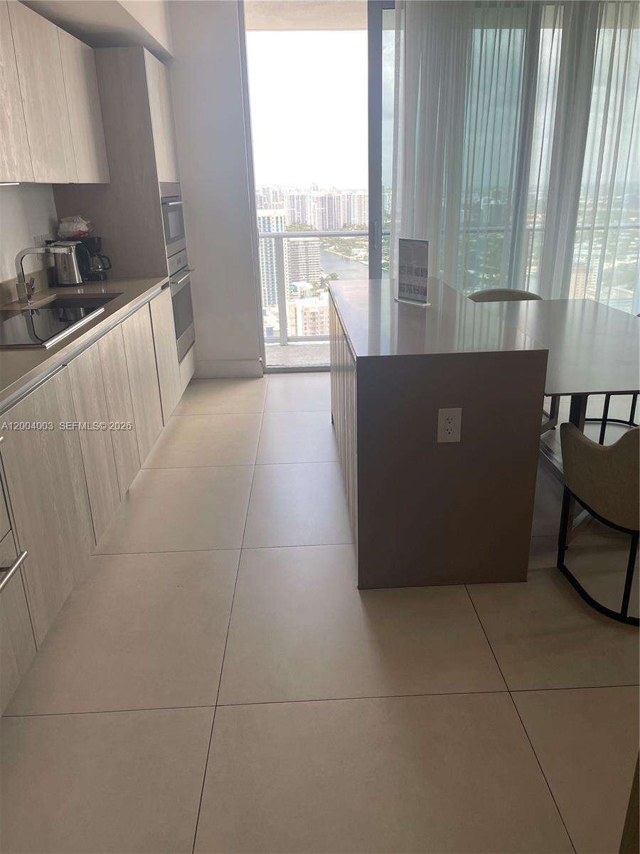 Hyde Resort at 4111 Ocean Dr, Hollywood, FL 33019 - For Sale photo 10