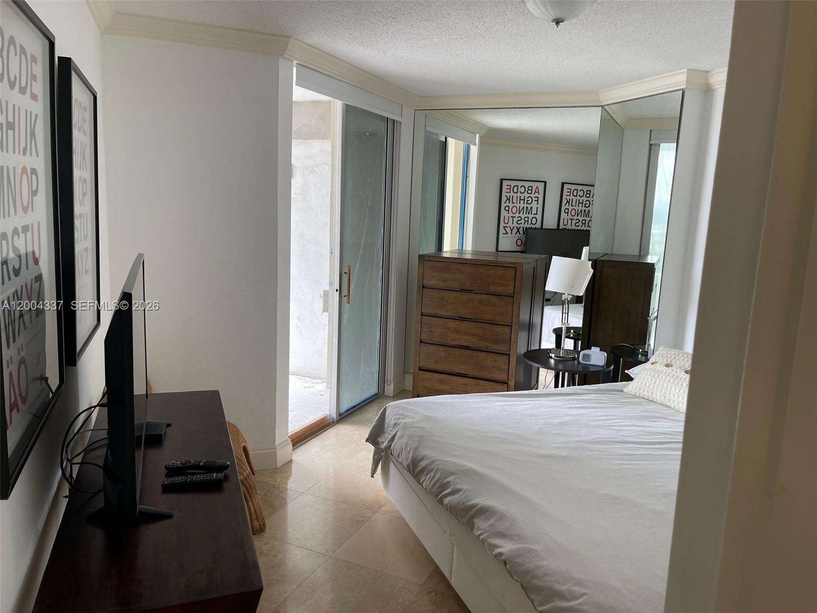 Oceanside Plaza at 5555 Collins Ave, Miami Beach, FL 33140 - For Sale photo 4