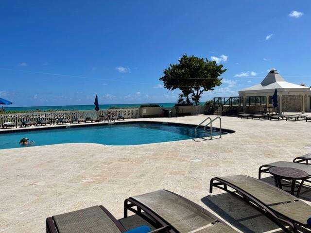 Oceanside Plaza at 5555 Collins Ave, Miami Beach, FL 33140 - For Sale photo 9