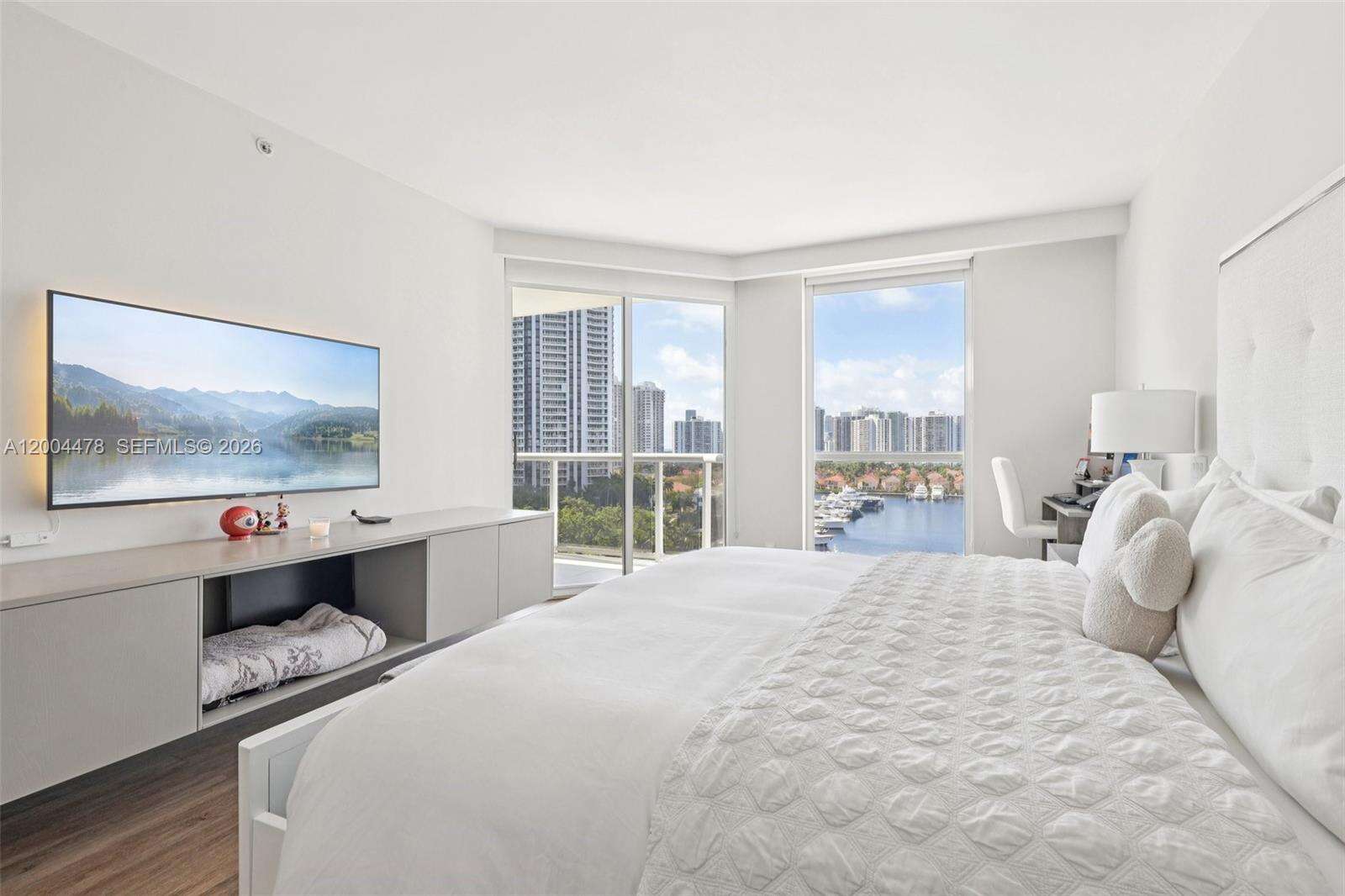 Harborside At The Waterways at 3640 Yacht Club Dr, Aventura, FL 33180 - For Sale photo 25