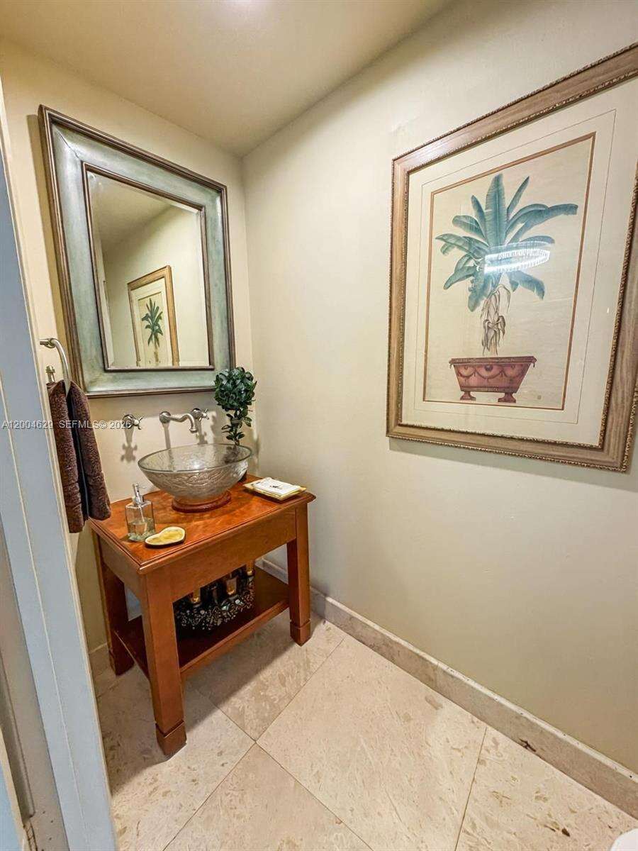 Las Olas River House at 333 Las Olas Way, Fort Lauderdale, FL 33301 - For Sale photo 10