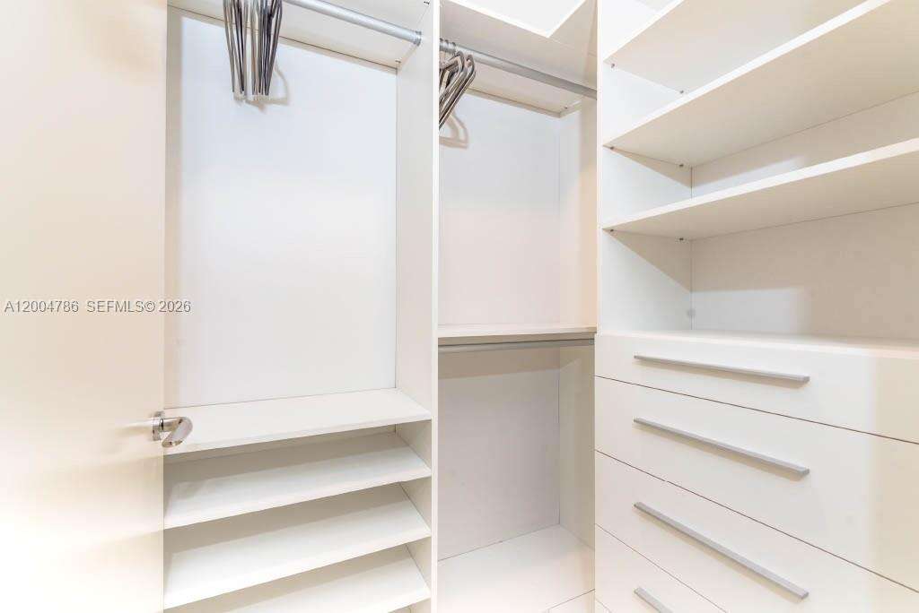Jade Signature at 16901 Collins Ave, Sunny Isles Beach, FL 33160 - For Sale photo 11