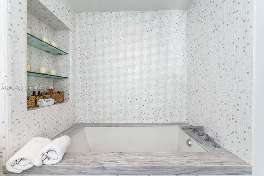 Jade Signature at 16901 Collins Ave, Sunny Isles Beach, FL 33160 - For Sale photo 9