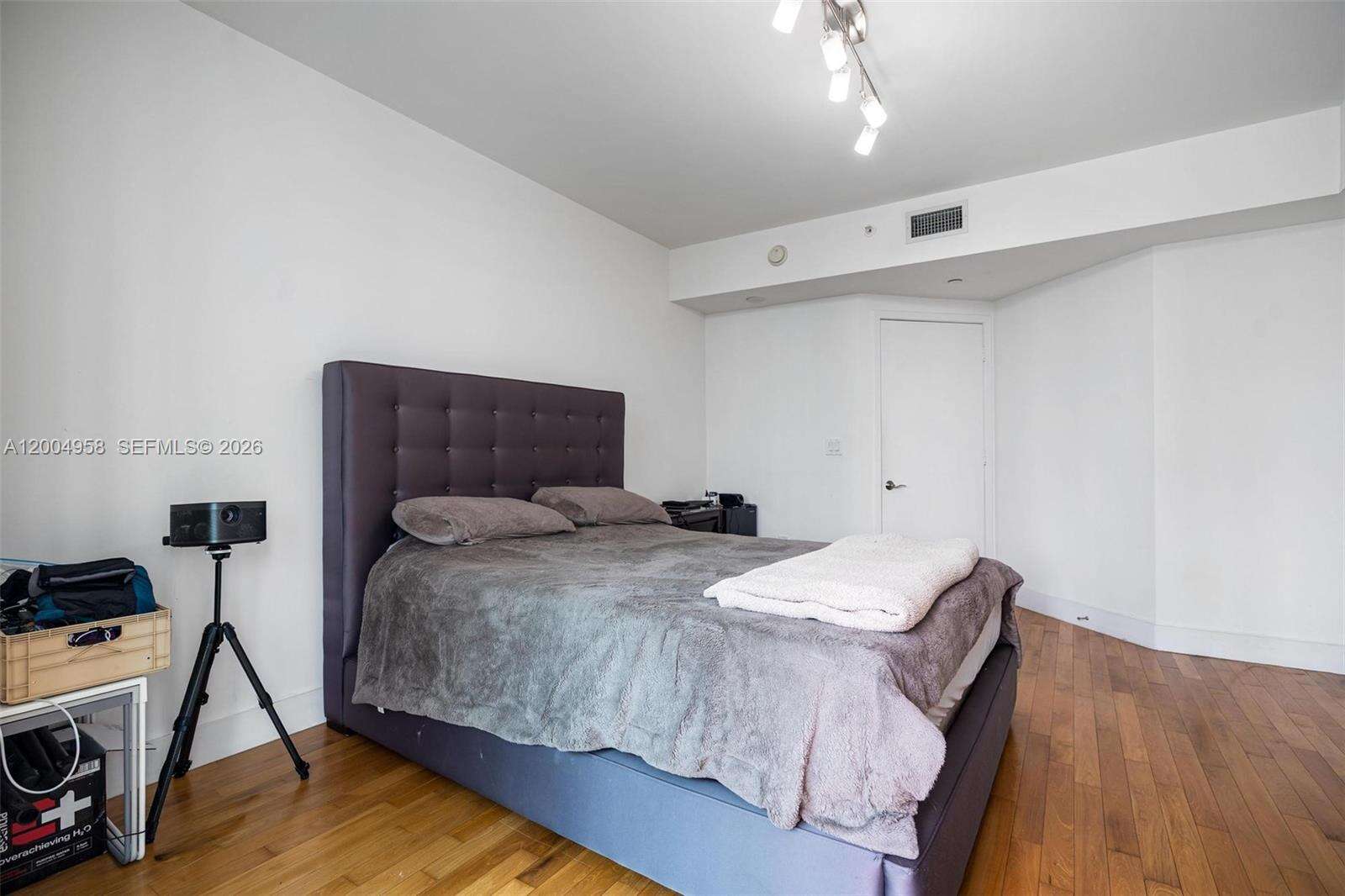 Jade At Brickell Bay at 1331 Brickell Bay Dr, Miami, FL 33131 - For Sale photo 16