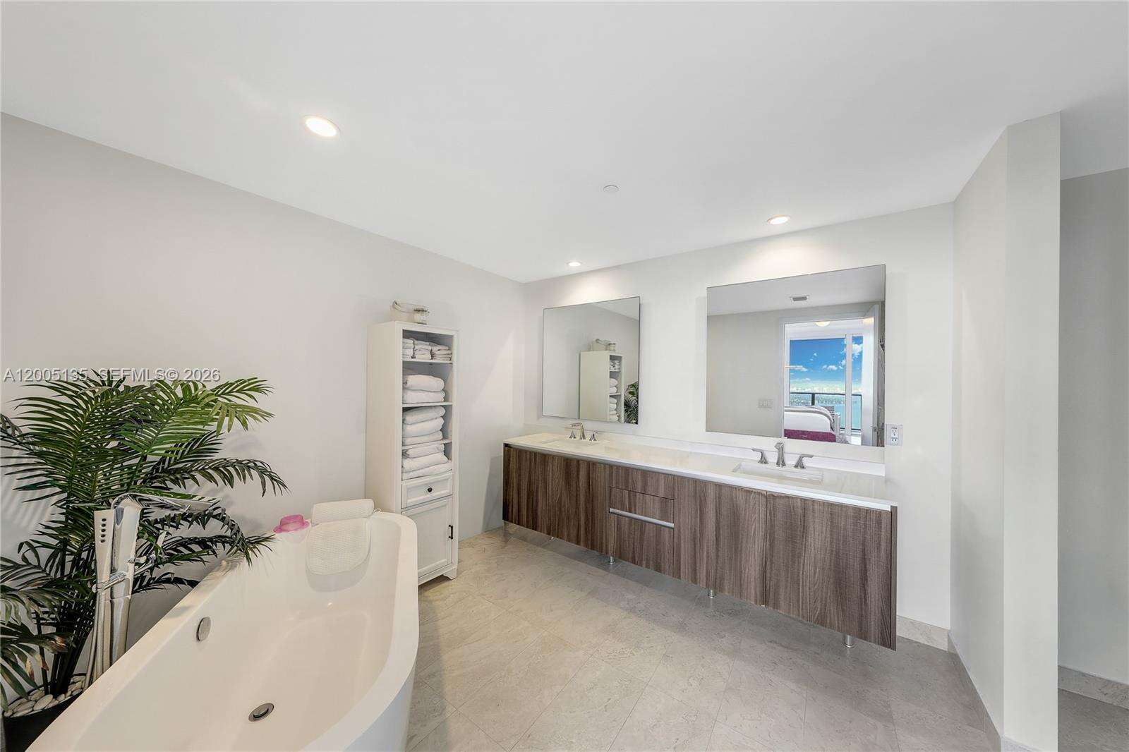 ARIA ON THE BAY - 488 18 St, Miami, FL 33132 | Picture 15