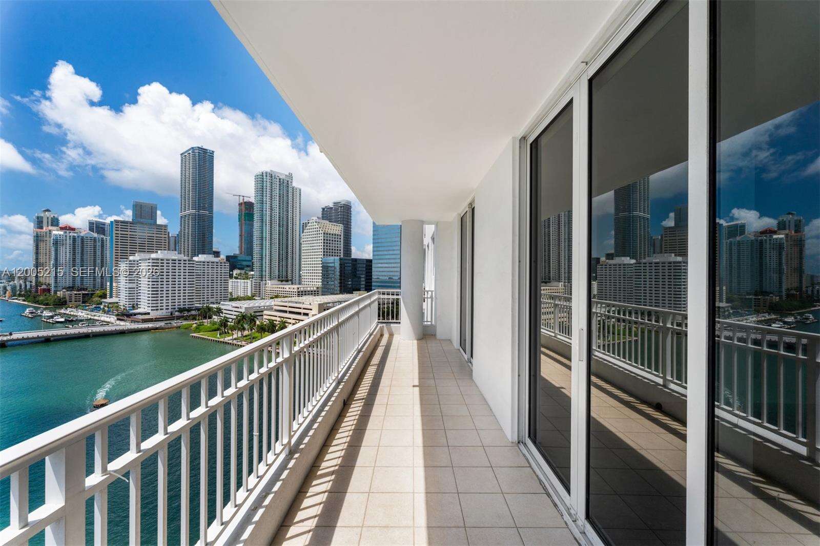Courts Brickell Key at 801 Brickell Key Blvd, Miami, FL 33131 - For Sale photo 17