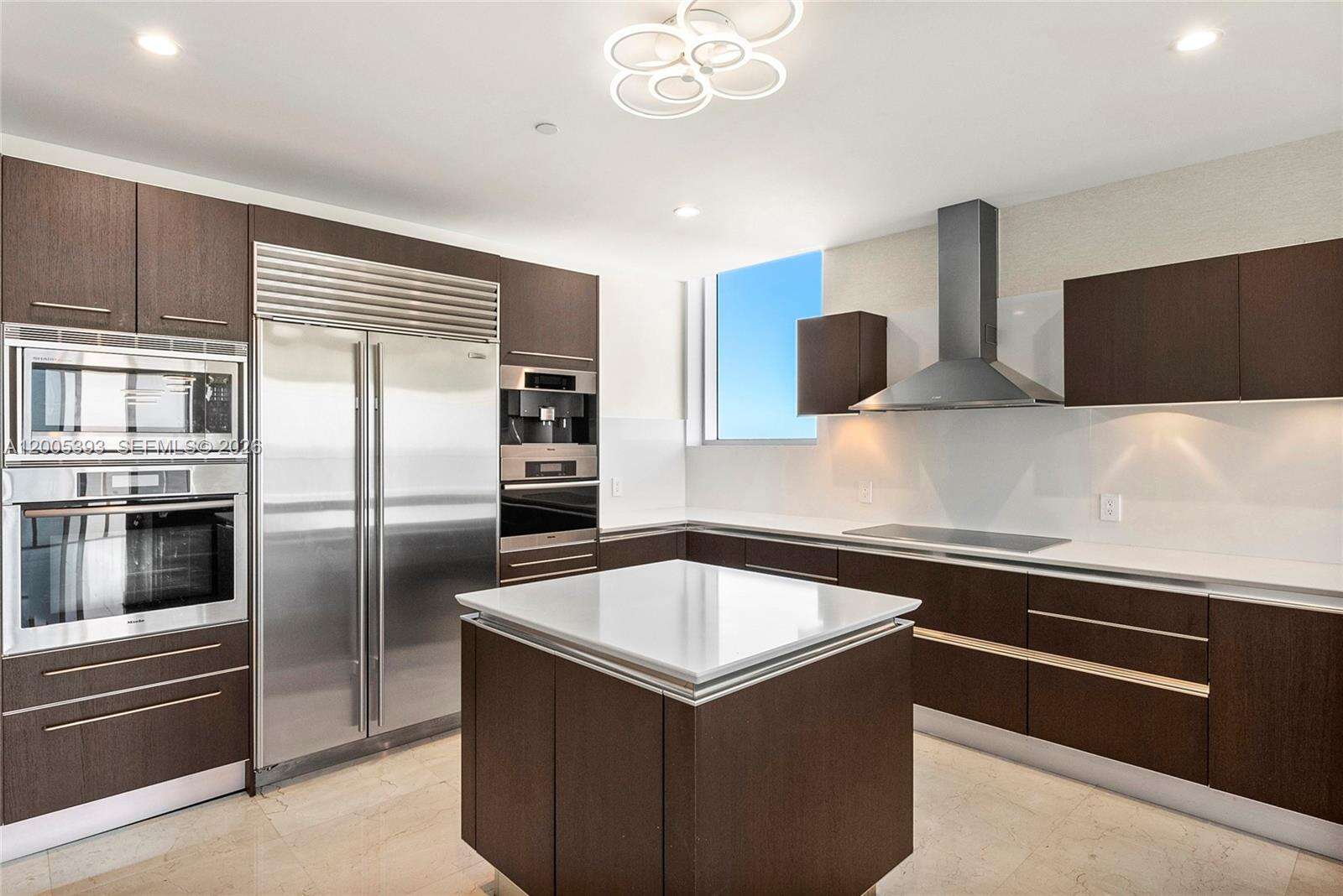 Jade Beach at 17001 Collins Ave, Sunny Isles Beach, FL 33160 - For Sale photo 8