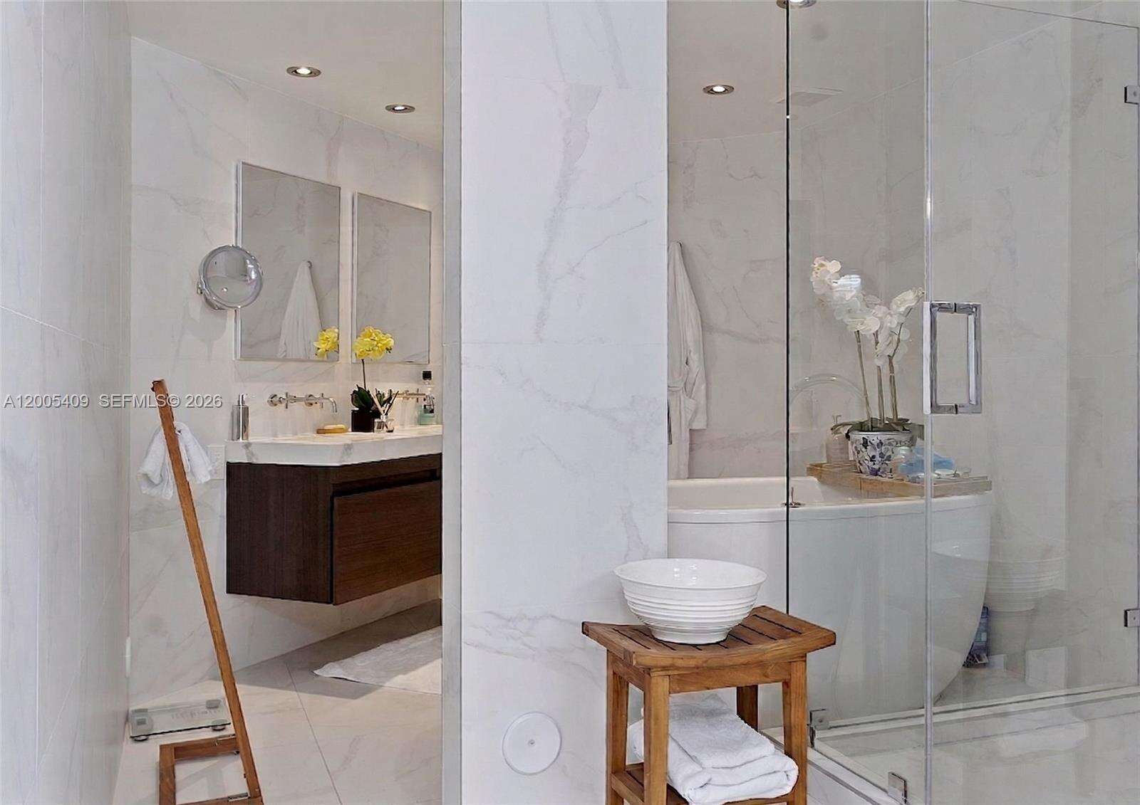 The Grand Venetian at 10 Venetian Way, Miami Beach, FL 33139 - For Sale photo 20