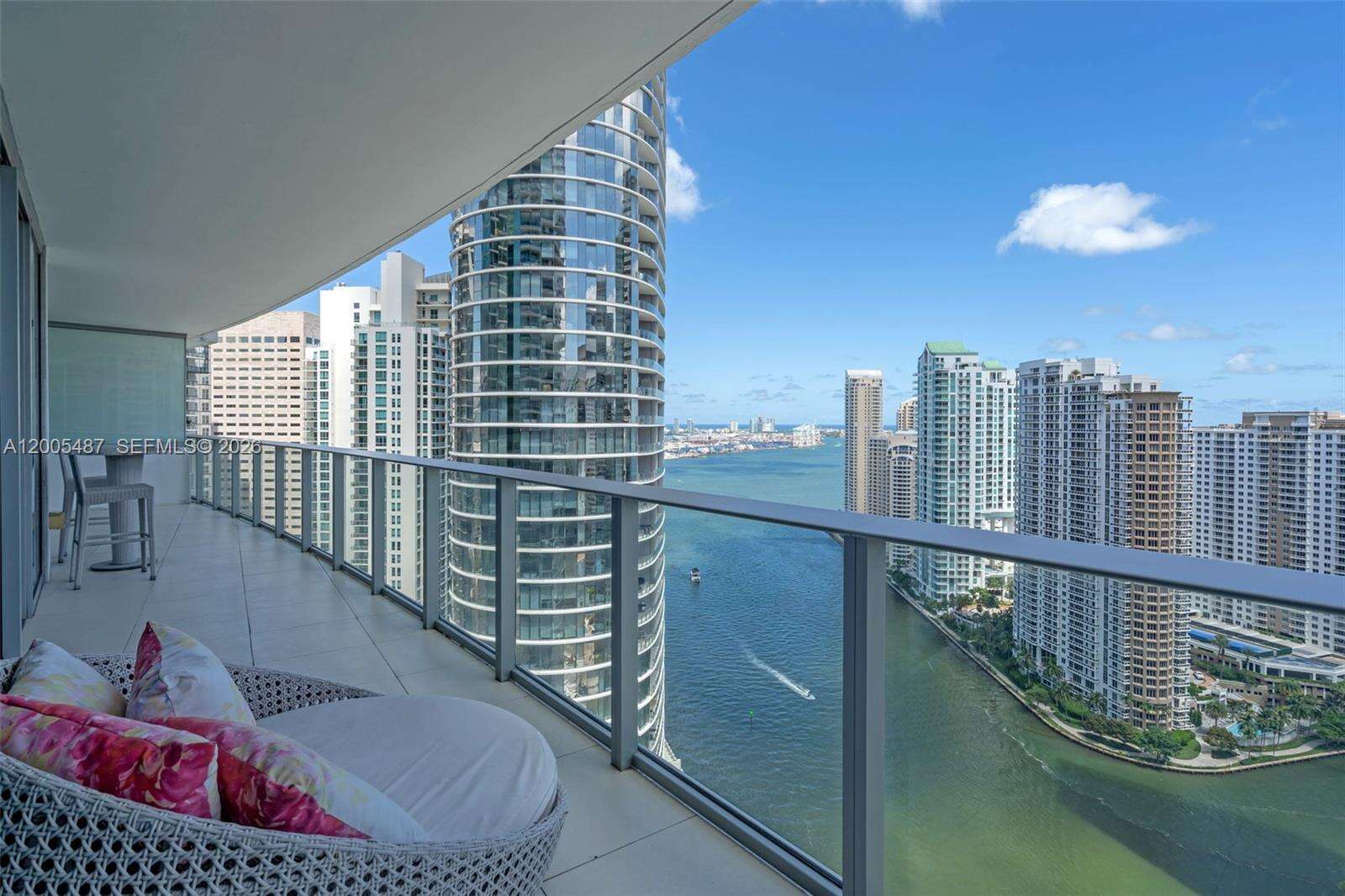Epic Residences at 200 Biscayne Blvd Way, Miami, FL 33131 - For Sale photo 1