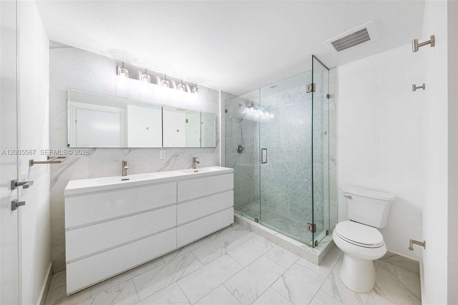 Brickell House at 1300 Brickell Bay Dr, Miami, FL 33131 - For Sale photo 12
