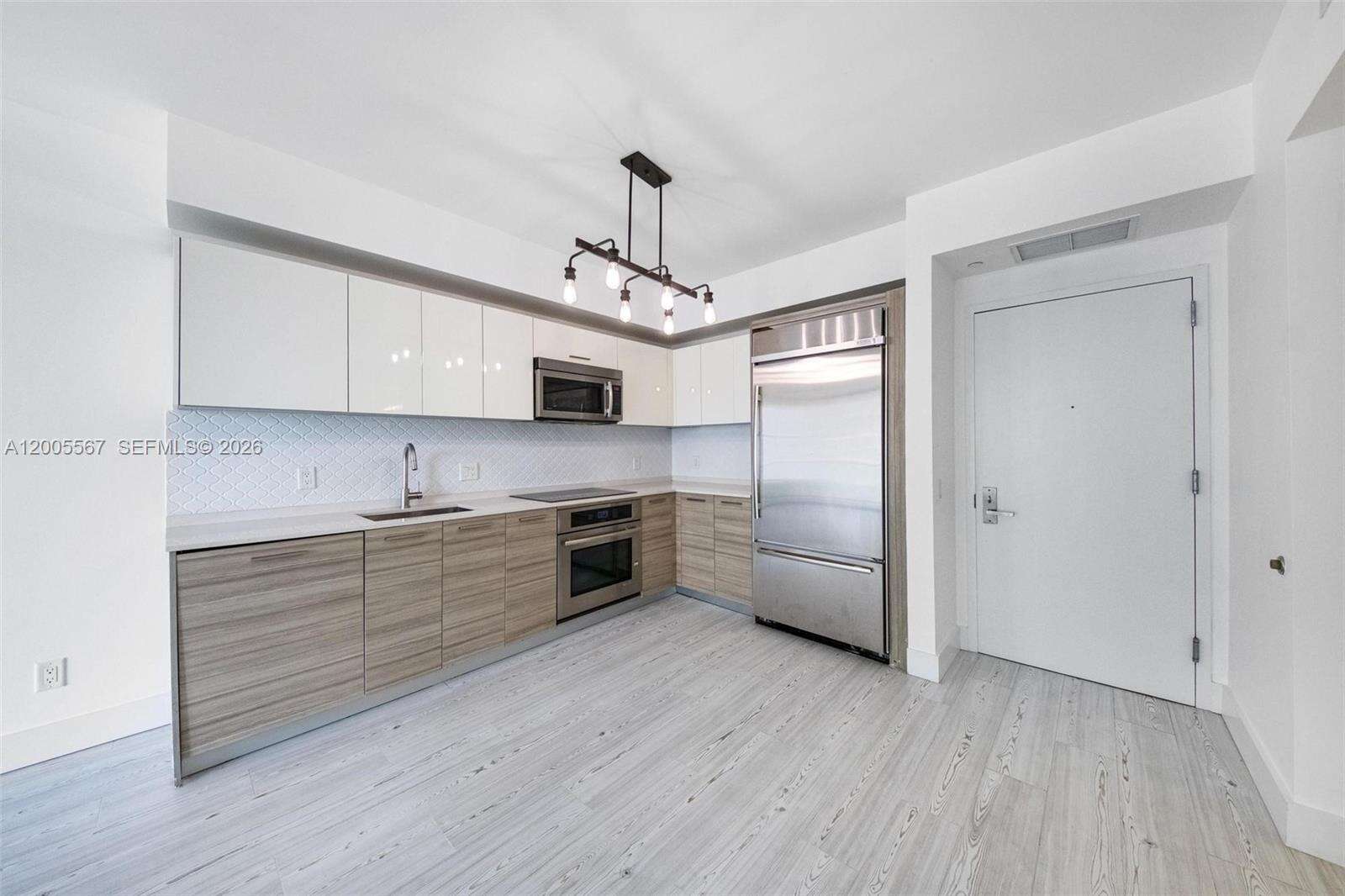 Brickell House at 1300 Brickell Bay Dr, Miami, FL 33131 - For Sale photo 18