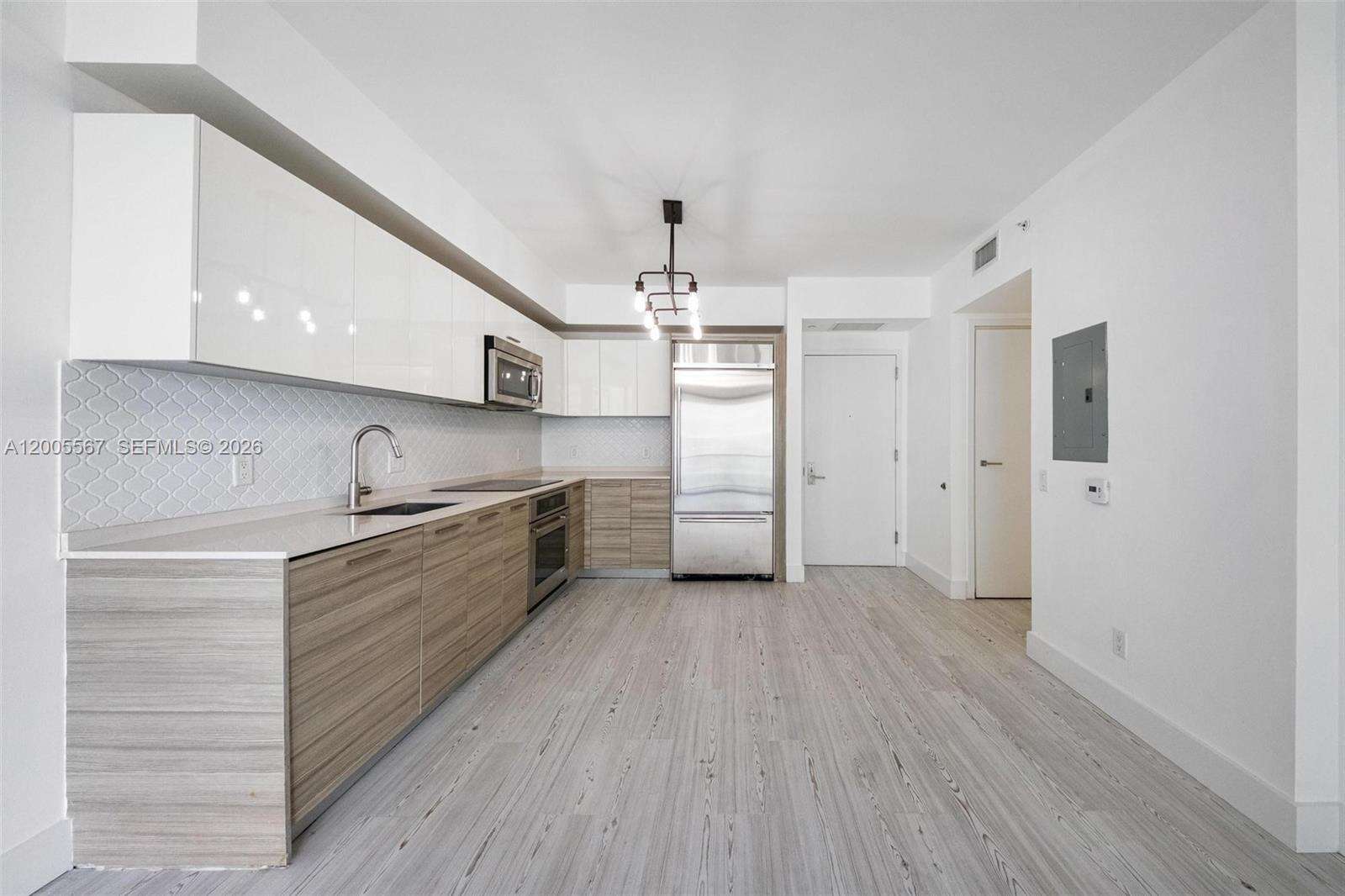 Brickell House at 1300 Brickell Bay Dr, Miami, FL 33131 - For Sale photo 8