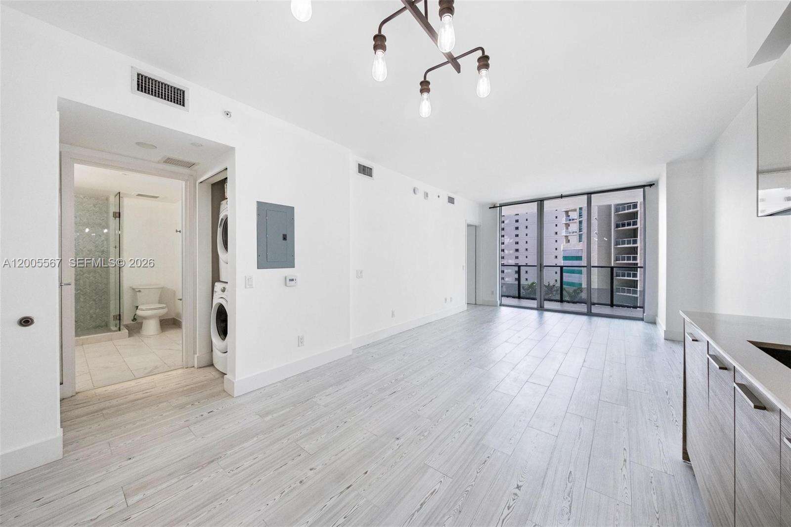 Brickell House at 1300 Brickell Bay Dr, Miami, FL 33131 - For Sale photo 10