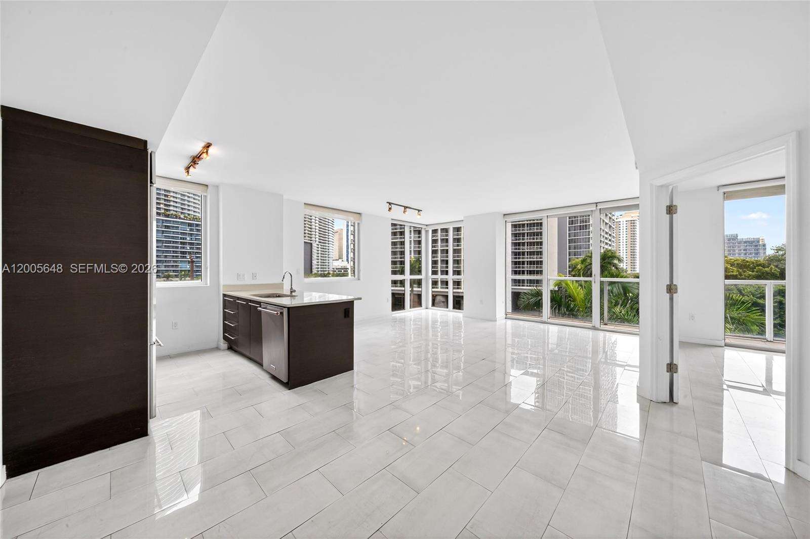 500 Brickell at 500 Brickell Ave, Miami, FL 33131 - For Sale photo 1