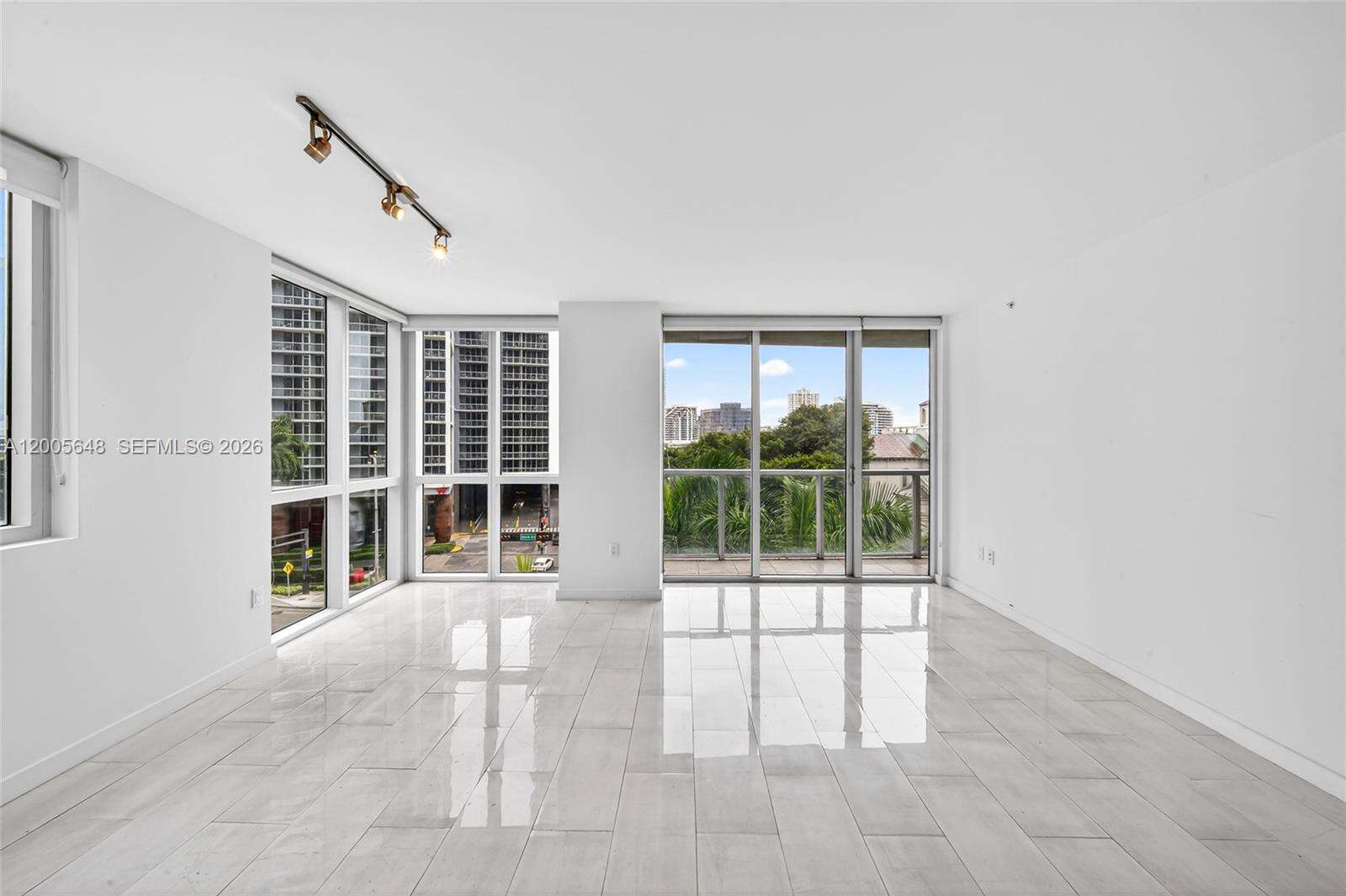 500 Brickell at 500 Brickell Ave, Miami, FL 33131 - For Sale photo 2