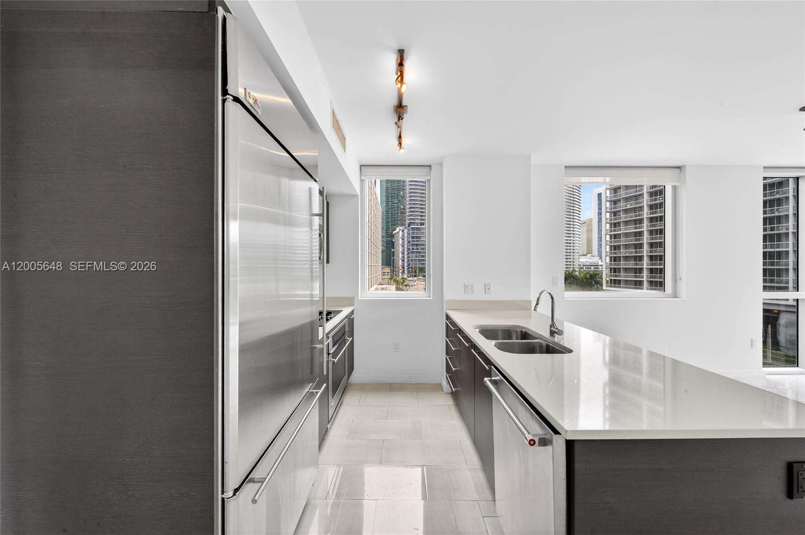 500 Brickell at 500 Brickell Ave, Miami, FL 33131 - For Sale photo 5