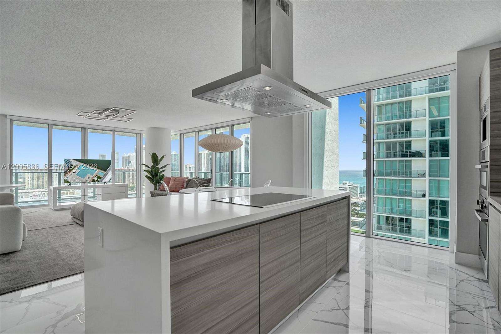 Parque Towers at 330 Sunny Isles Blvd, Sunny Isles Beach, FL 33160 - For Sale photo 2
