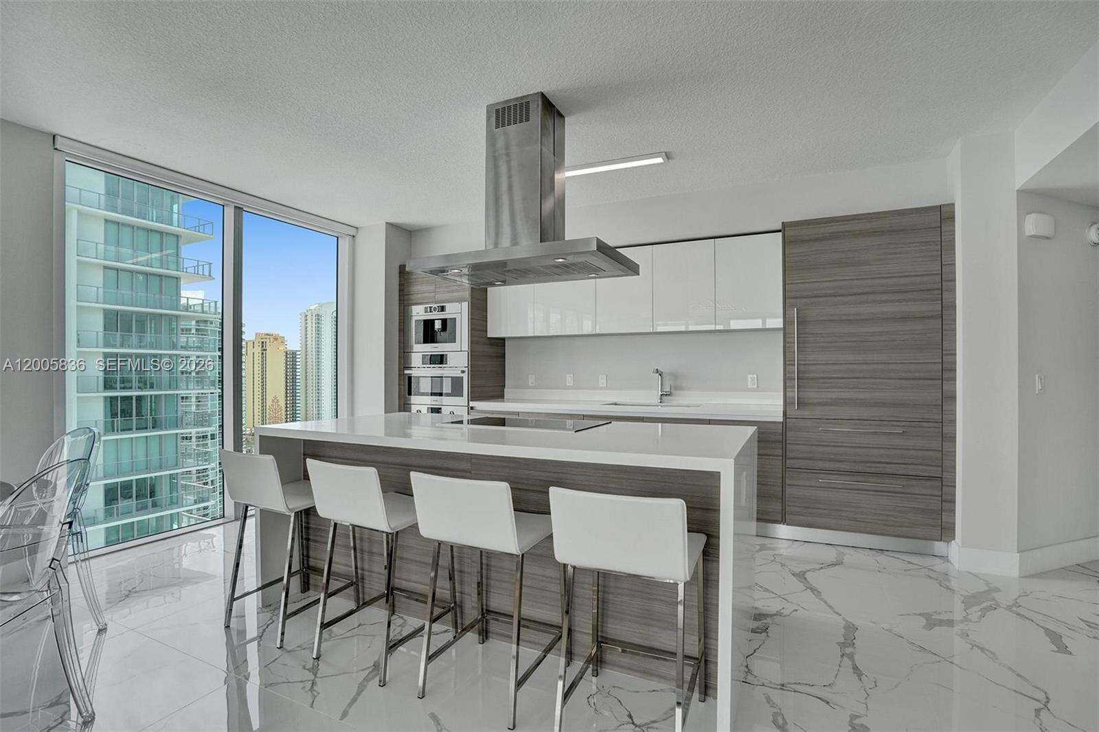 Parque Towers at 330 Sunny Isles Blvd, Sunny Isles Beach, FL 33160 - For Sale photo 3