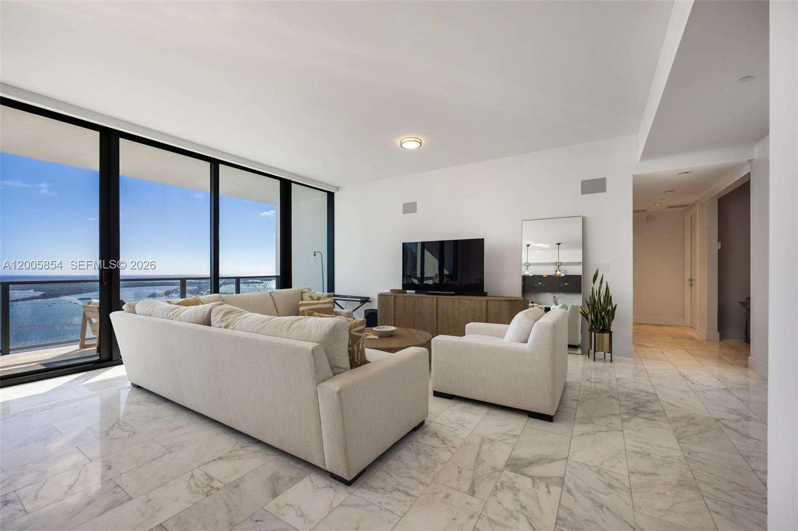 Echo Brickell at 1451 Brickell Ave, Miami, FL 33131 - For Sale photo 3