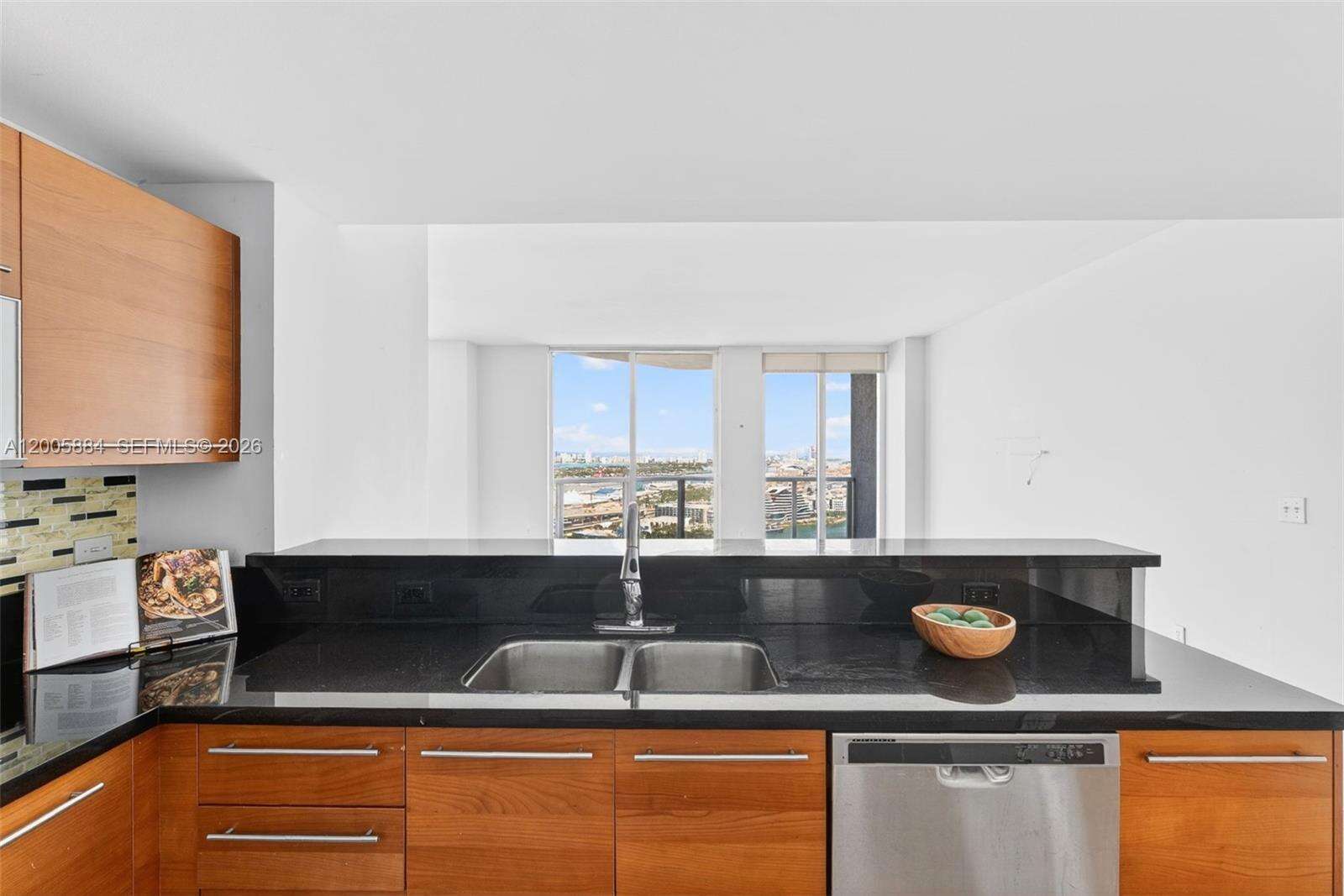 Vizcayne North at 244 Biscayne Blvd, Miami, FL 33132 - For Sale photo 6