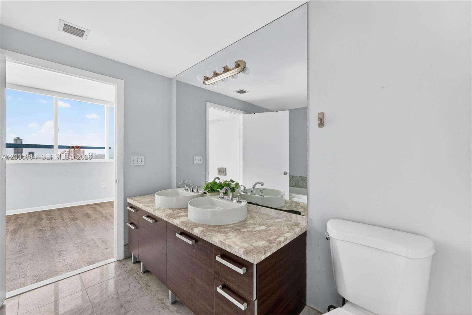 Vizcayne North at 244 Biscayne Blvd, Miami, FL 33132 - For Sale photo 9