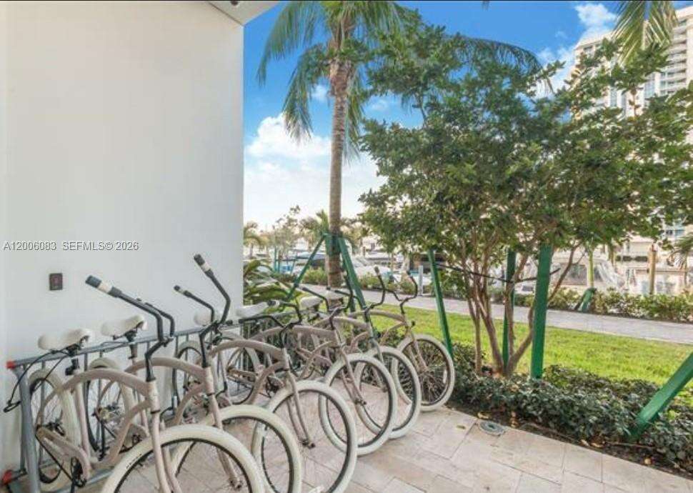 MARINA PALMS RESIDENCES SOUTH - 17111 Biscayne Blvd, North Miami Beach, FL 33160 | Picture 86