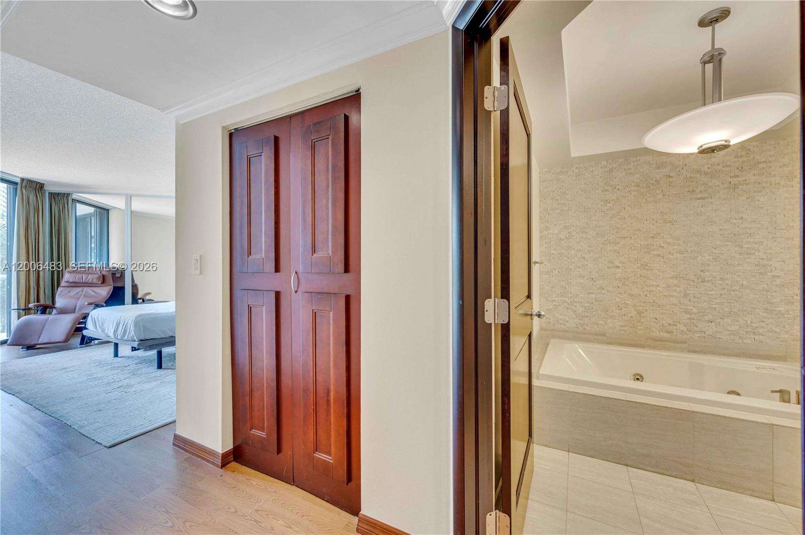 2800 Williams Island at 2800 Island Blvd, Aventura, FL 33160 - For Sale photo 20