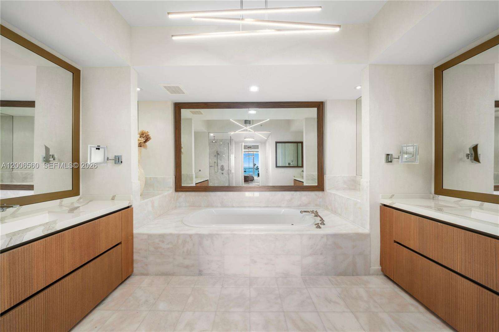 CONTINUUM ON SOUTH BEACH CONDO THE NORTH TOWER - 50 Pointe Dr, Miami Beach, FL 33139 | Picture 28
