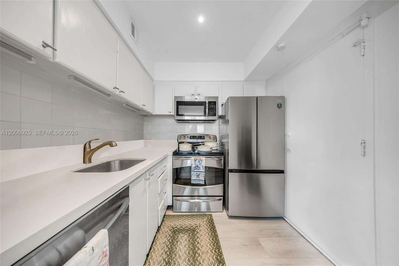 Mirador 1000 at 1000 W Ave, Miami Beach, FL 33139 - For Sale photo 10