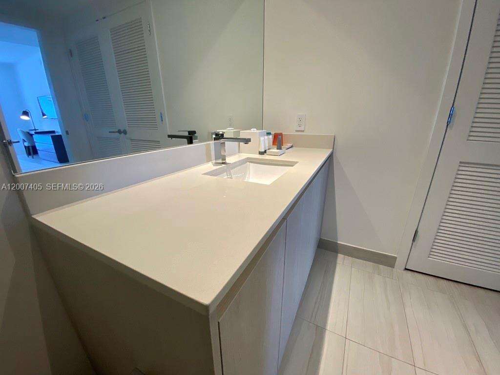 Hyde Beach House at 4010 Ocean Dr, Hollywood, FL 33019 - For Sale photo 17