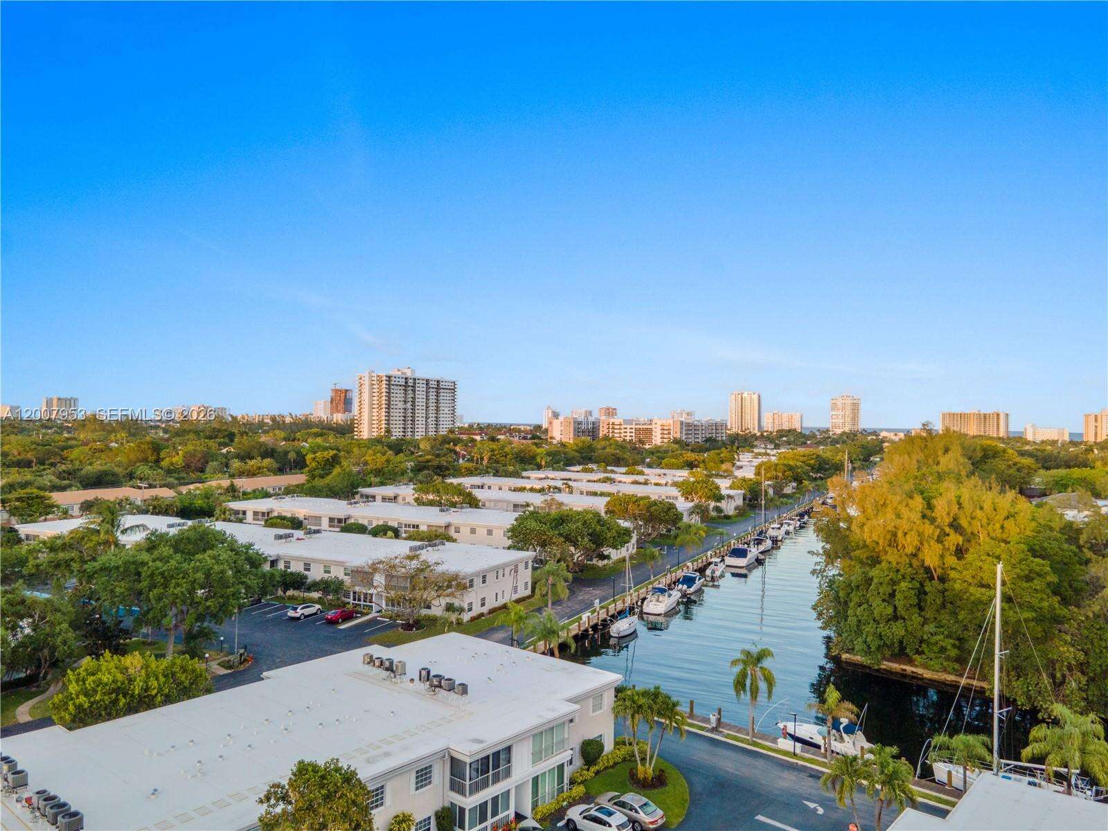 Bay Colony Club Condos for Sale & Rent | Picture 1