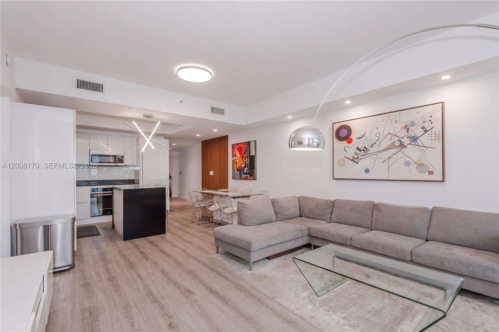 1010 Brickell at 1010 Brickell Ave, Miami, FL 33131 - For Sale photo 2