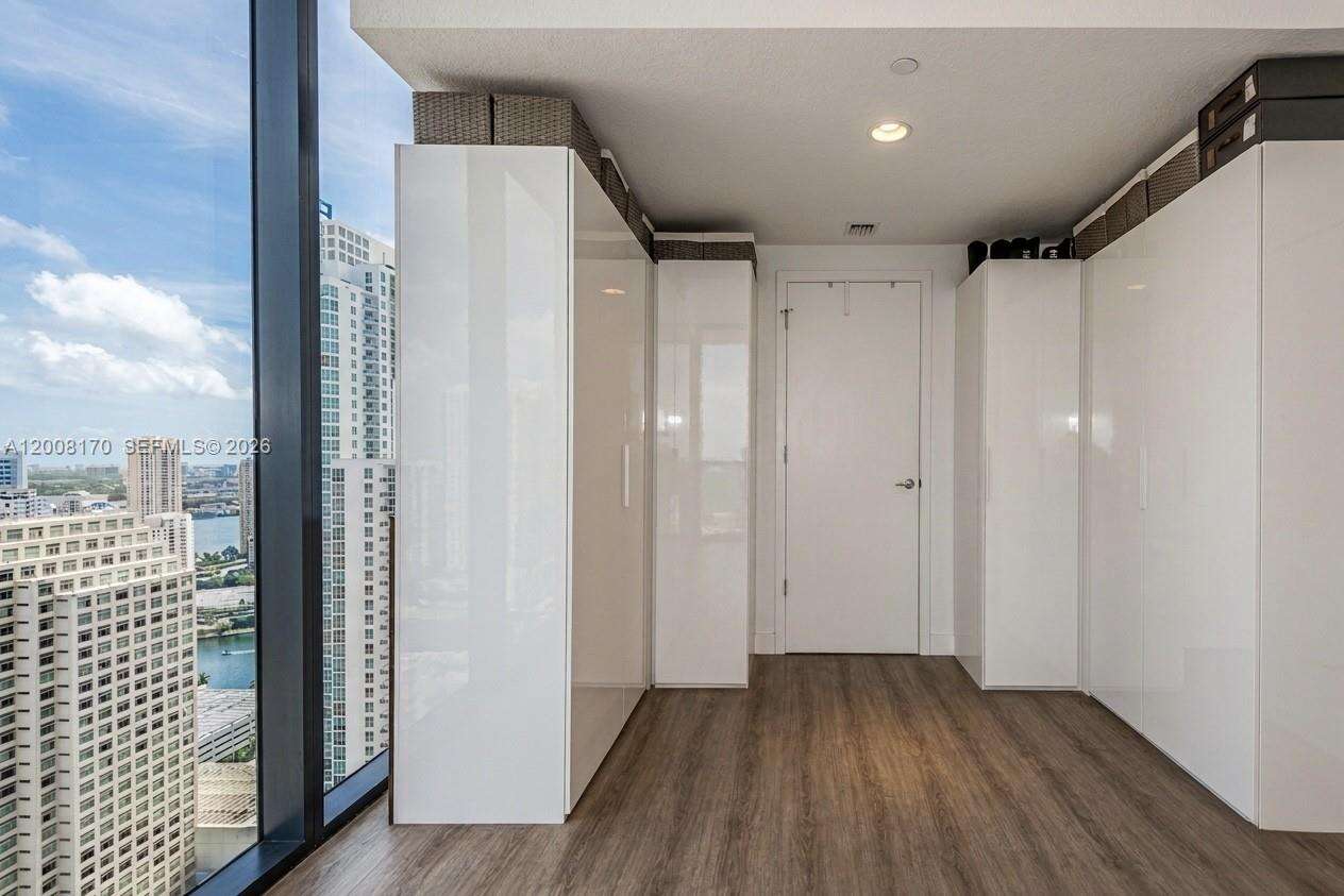 1010 Brickell at 1010 Brickell Ave, Miami, FL 33131 - For Sale photo 11