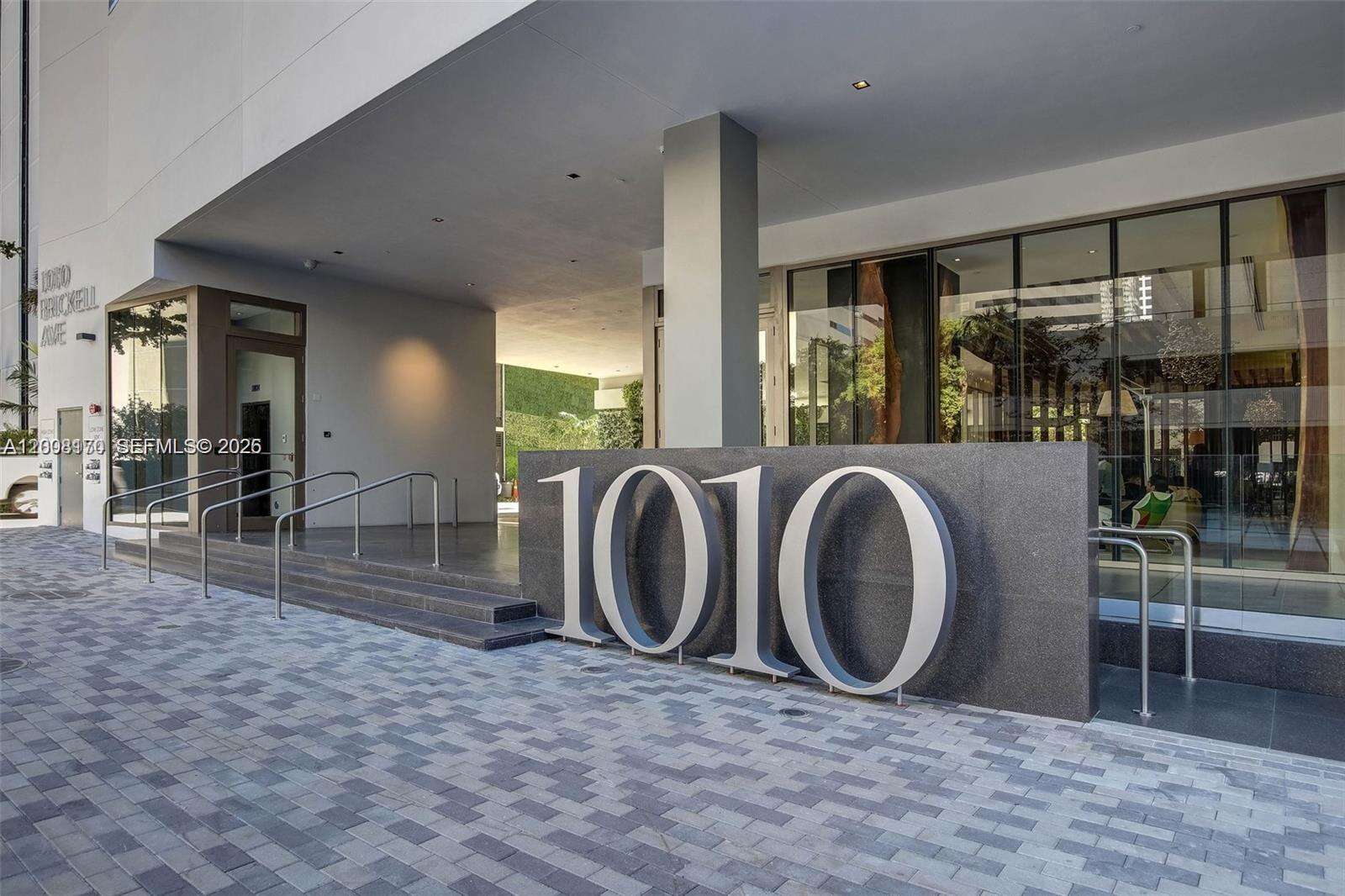 1010 Brickell at 1010 Brickell Ave, Miami, FL 33131 - For Sale photo 32
