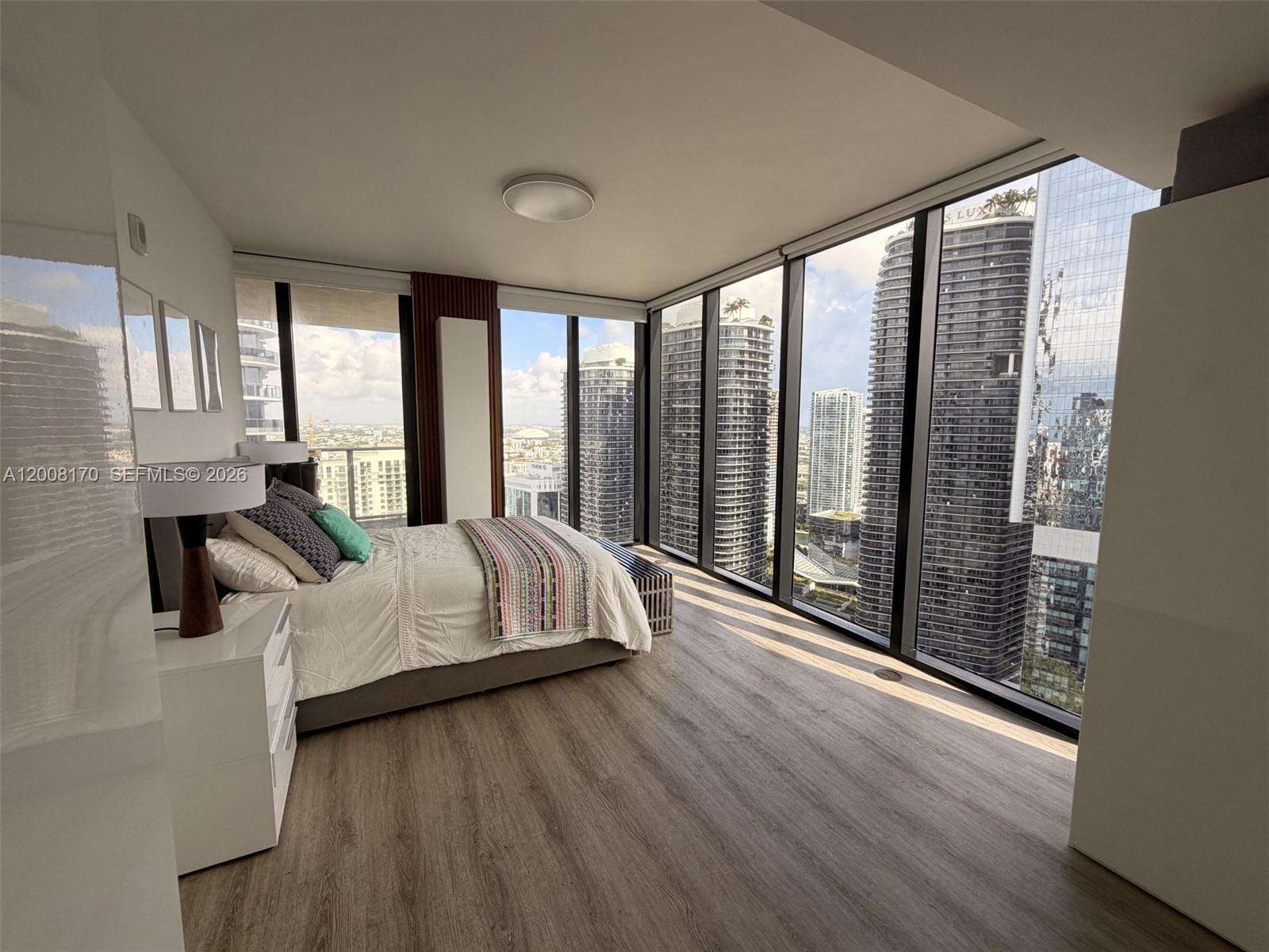 1010 Brickell at 1010 Brickell Ave, Miami, FL 33131 - For Sale photo 8
