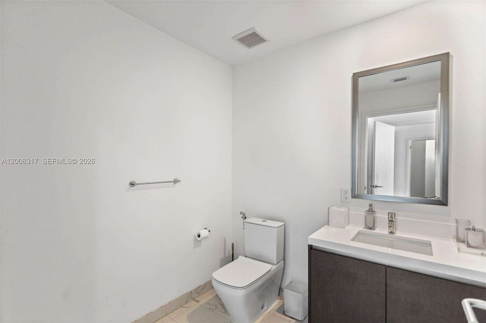 Paramount Miami Worldcenter at 851 1 Ave, Miami, FL 33132 - For Sale photo 17