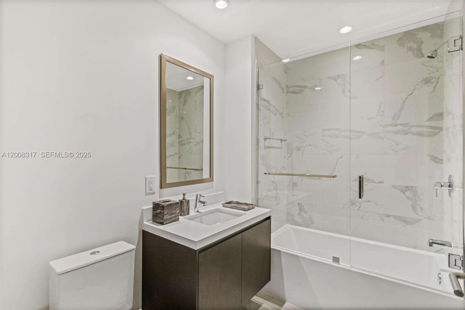 Paramount Miami Worldcenter at 851 1 Ave, Miami, FL 33132 - For Sale photo 22