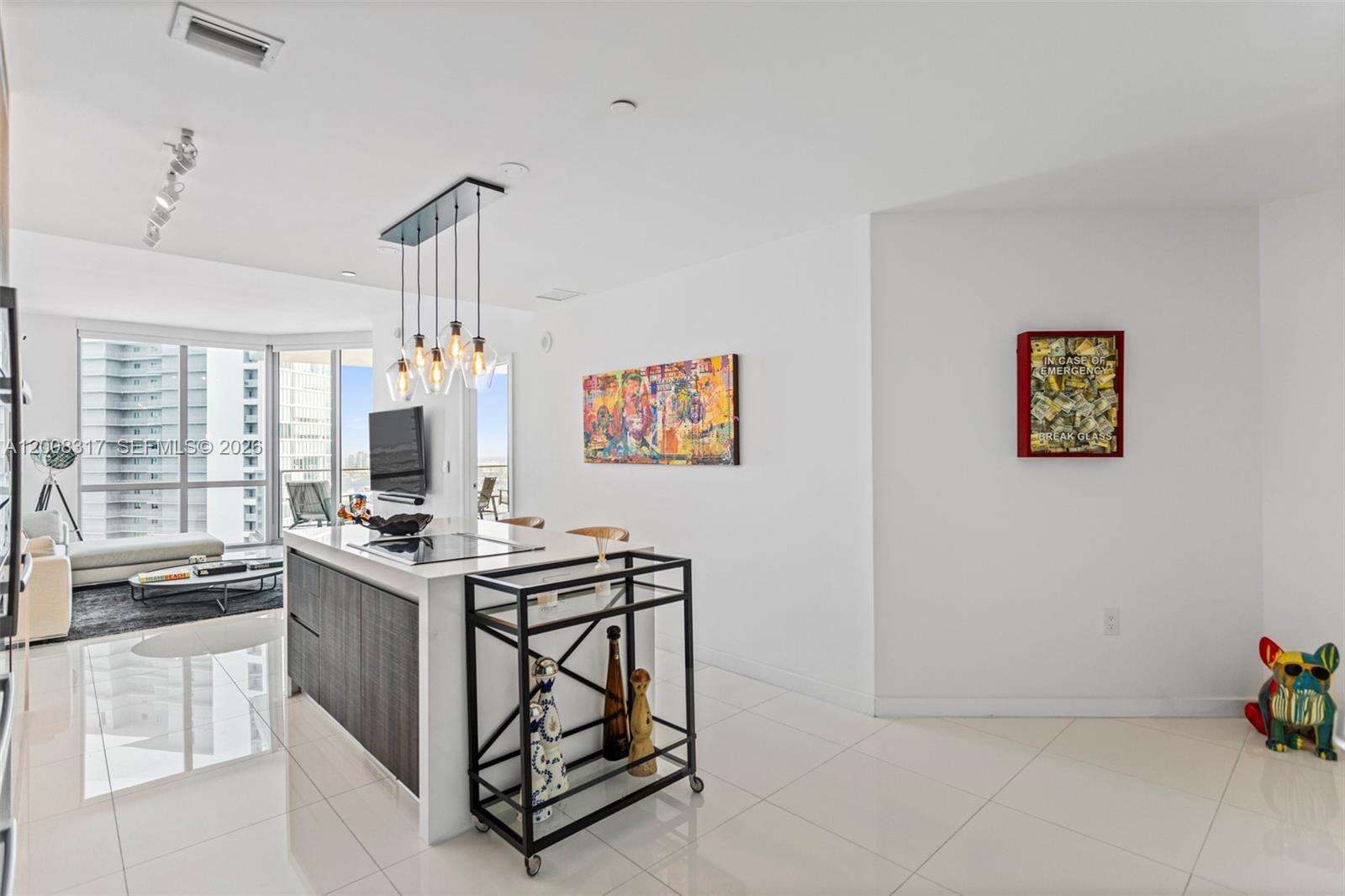 Paramount Miami Worldcenter at 851 1 Ave, Miami, FL 33132 - For Sale photo 4