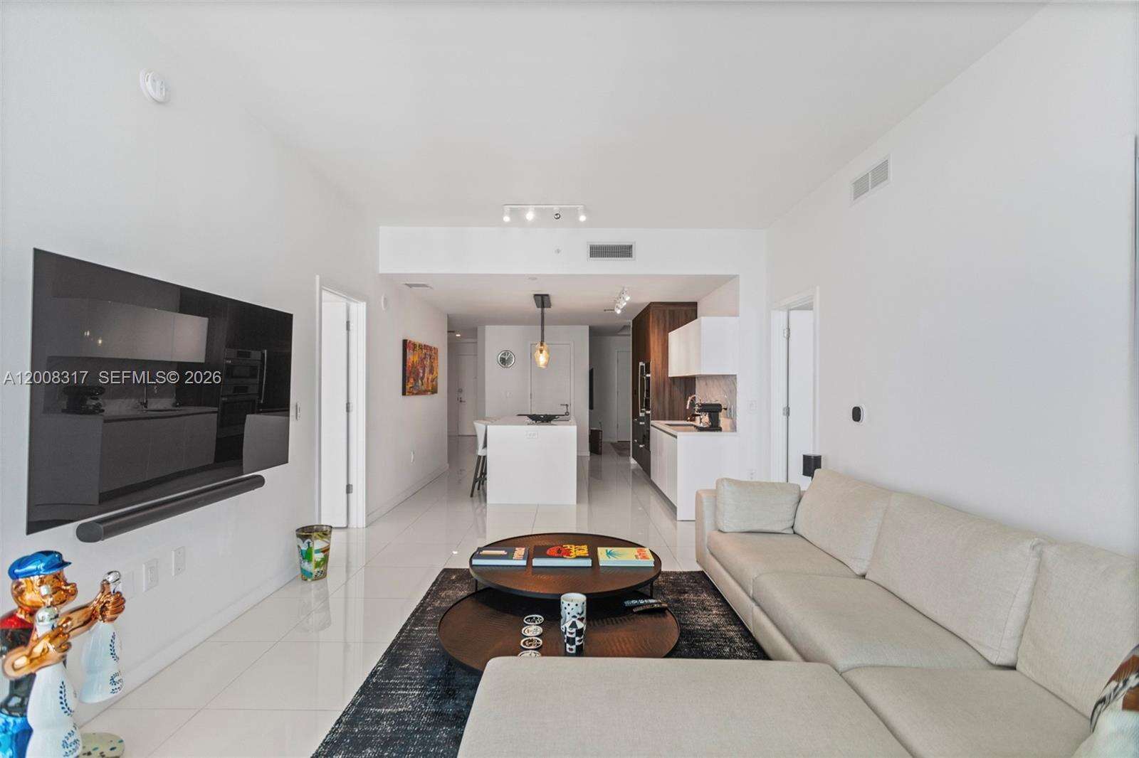 Paramount Miami Worldcenter at 851 1 Ave, Miami, FL 33132 - For Sale photo 7