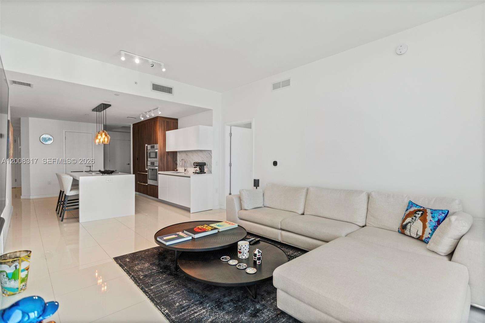 Paramount Miami Worldcenter at 851 1 Ave, Miami, FL 33132 - For Sale photo 8