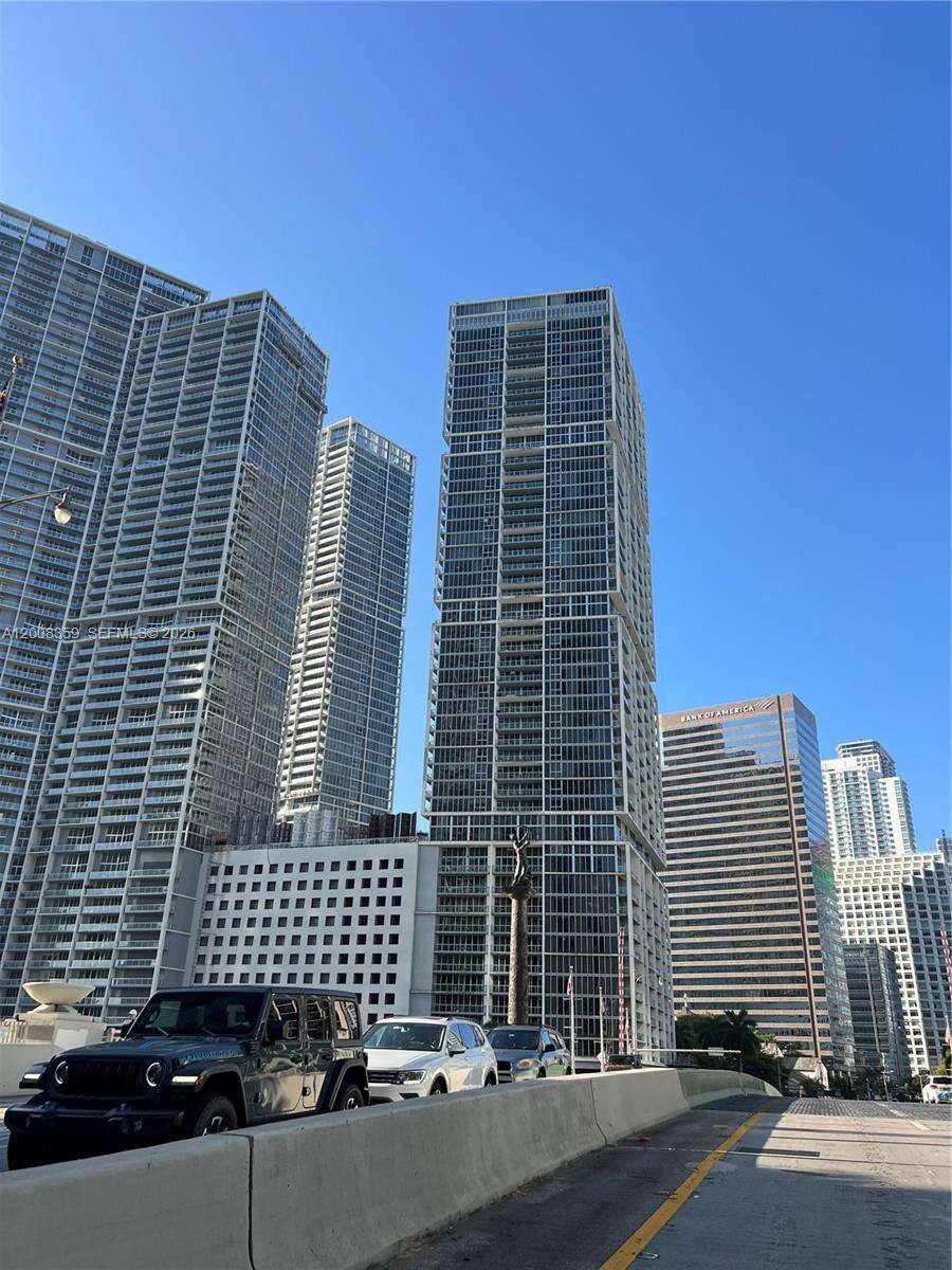 Icon Brickell 3 at 485 Brickell Ave, Miami, FL 33131 - For Sale photo 3