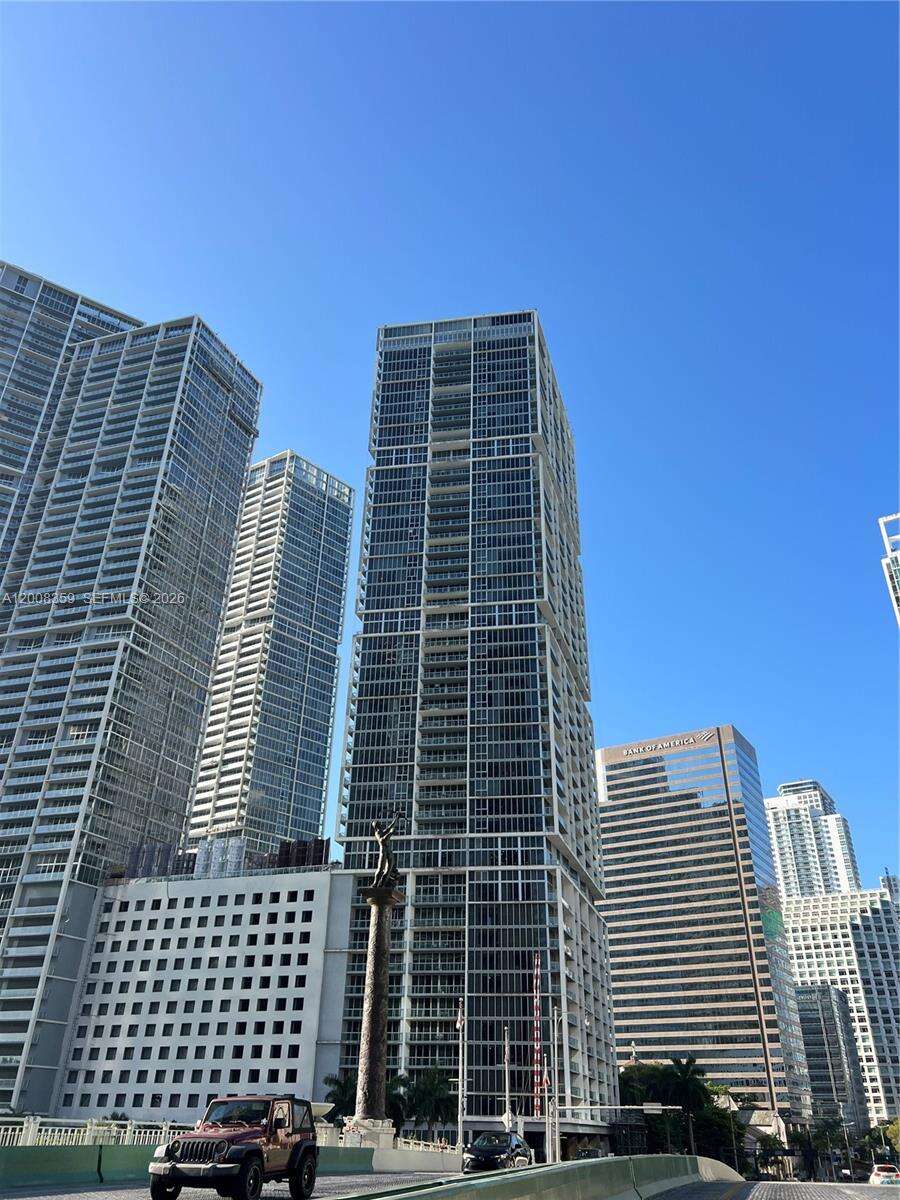 Icon Brickell 3 at 485 Brickell Ave, Miami, FL 33131 - For Sale photo 4