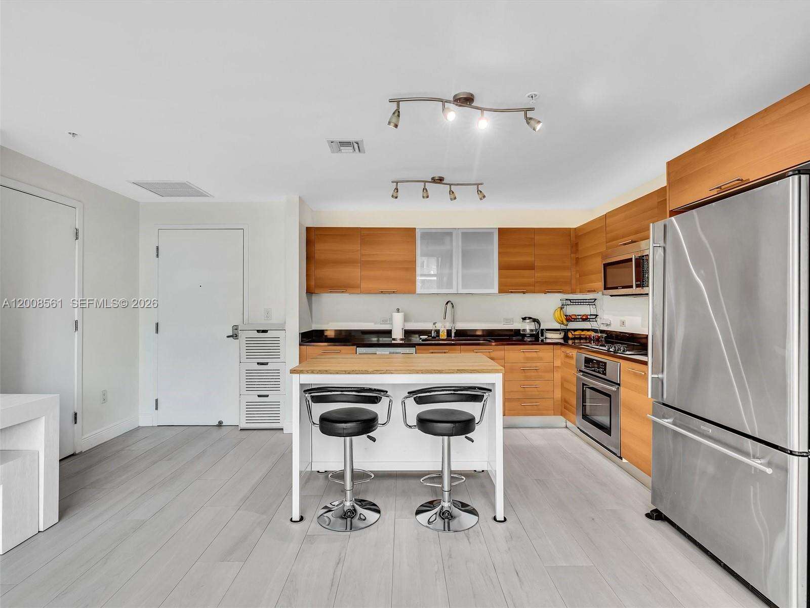 Four Midtown at 3301 1 Ave, Miami, FL 33137 - For Sale photo 9